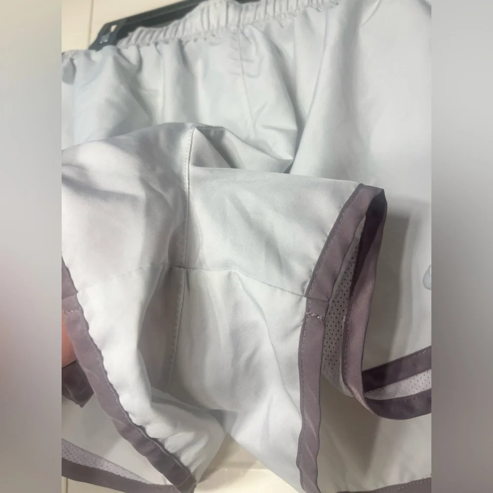 Nike Women’s DriFit Athletic Running Shorts Size XL - Picture 3 of 7